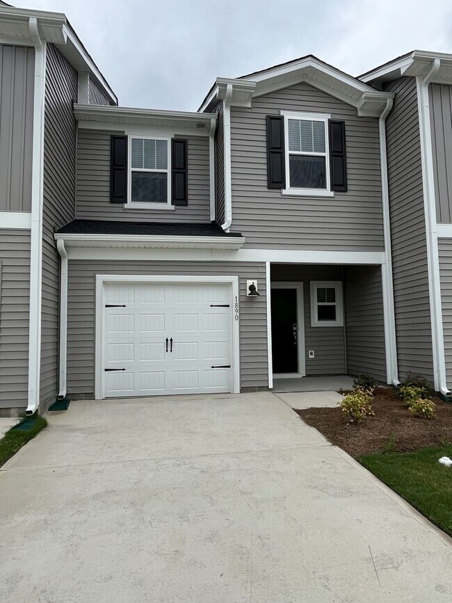 Building Photo - Newer3 Bed townhome in Concord