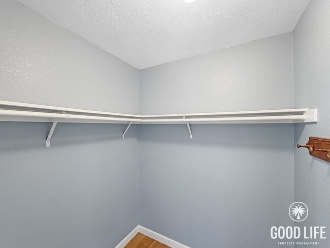 Building Photo - Inviting 2BD/1BA Gated Home in Vista with a 2 Car Garage, Private Yard & Community Amenities
