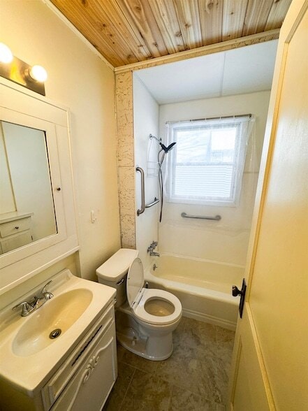 Building Photo - 315 3rd Ave E