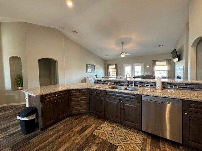 Building Photo - Los Lagos Lakefront WINTER Rental 3Br with Utilities AVAILABLE 10/1/2025