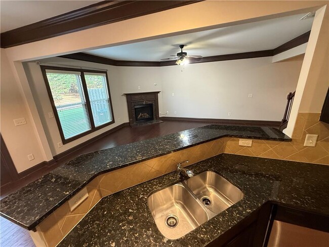 Building Photo - 1095 Township Cir