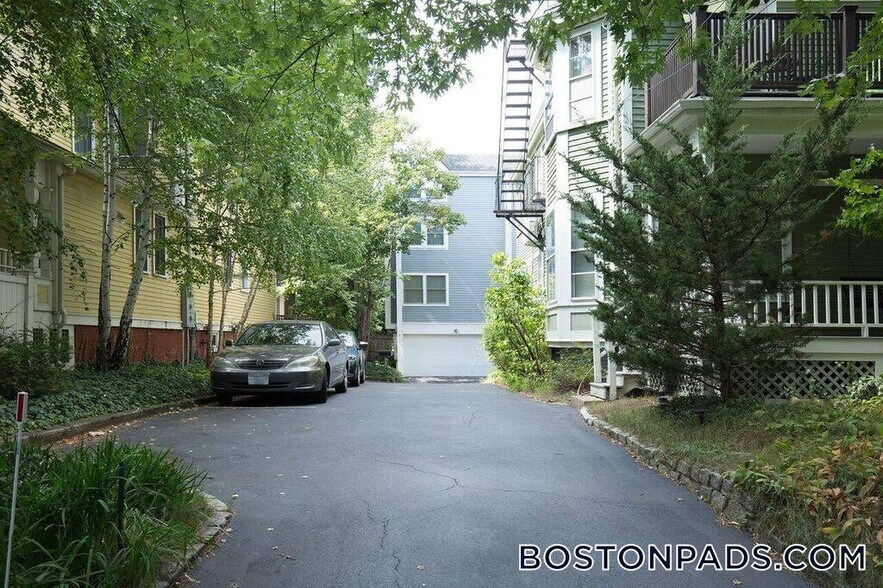 Building Photo - 25 Highland Ave