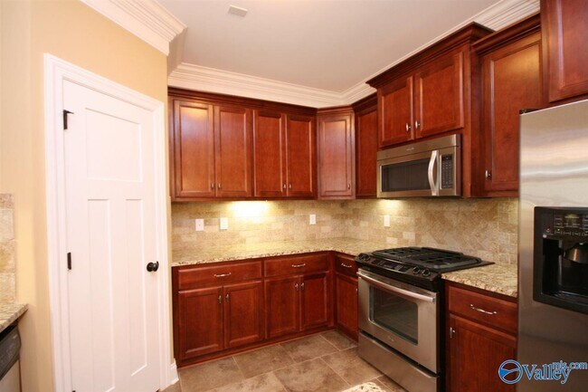 Building Photo - 231 Grove Village Way