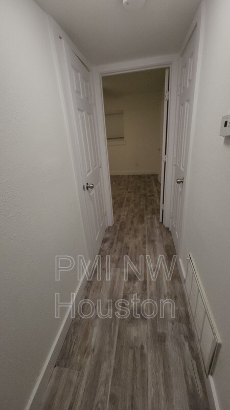 Building Photo - 2677 Gessner Rd