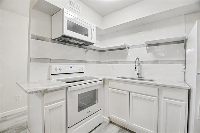 Building Photo - 9815 Walnut St