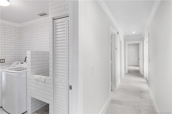 Building Photo - 4 Copaire Rd