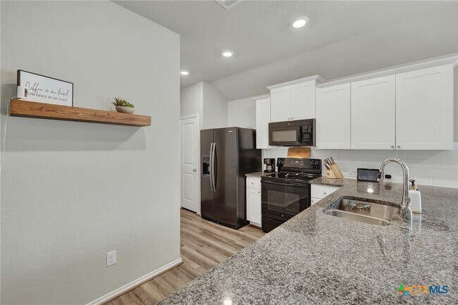 Building Photo - 1814 Strawberry Fld