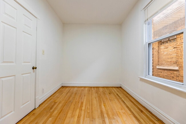 Building Photo - 2630 W 42nd St