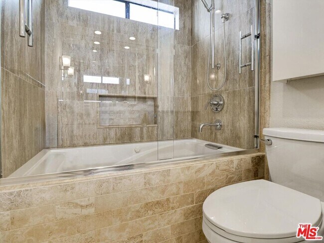 Building Photo - 64356 Doral Dr