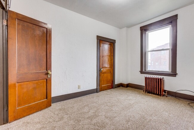 Building Photo - 466 Hays Ave