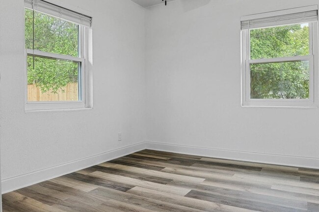 Building Photo - 3905 Forest Blvd