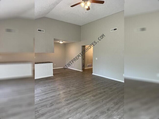 Building Photo - 8113 Cinnamon Teal Dr