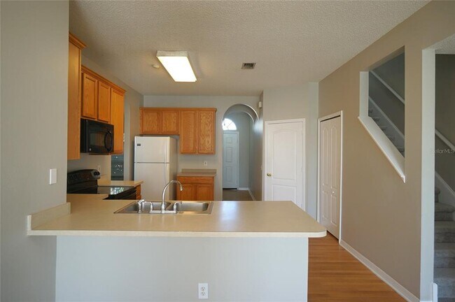 Building Photo - 10205 Goldenbrook Way