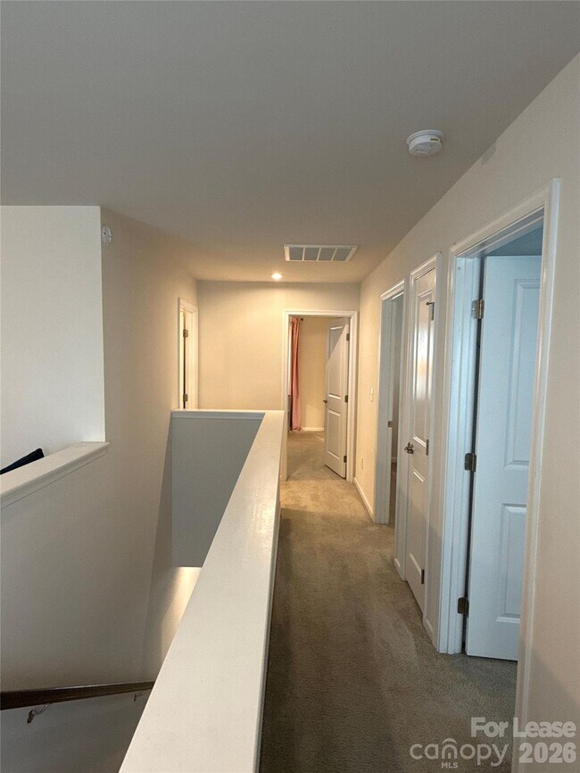 Building Photo - 1524 Scarbrough Cir SW