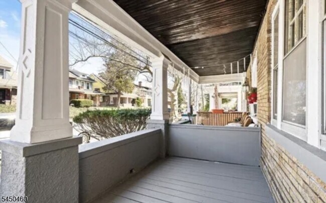 Building Photo - 57 Sanhican Dr
