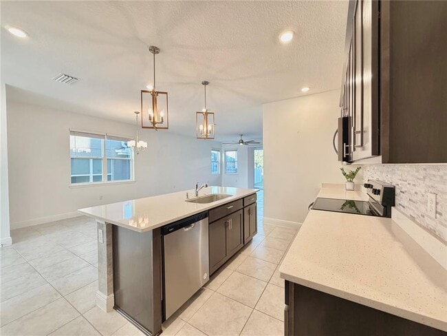 Building Photo - 2104 Axel St