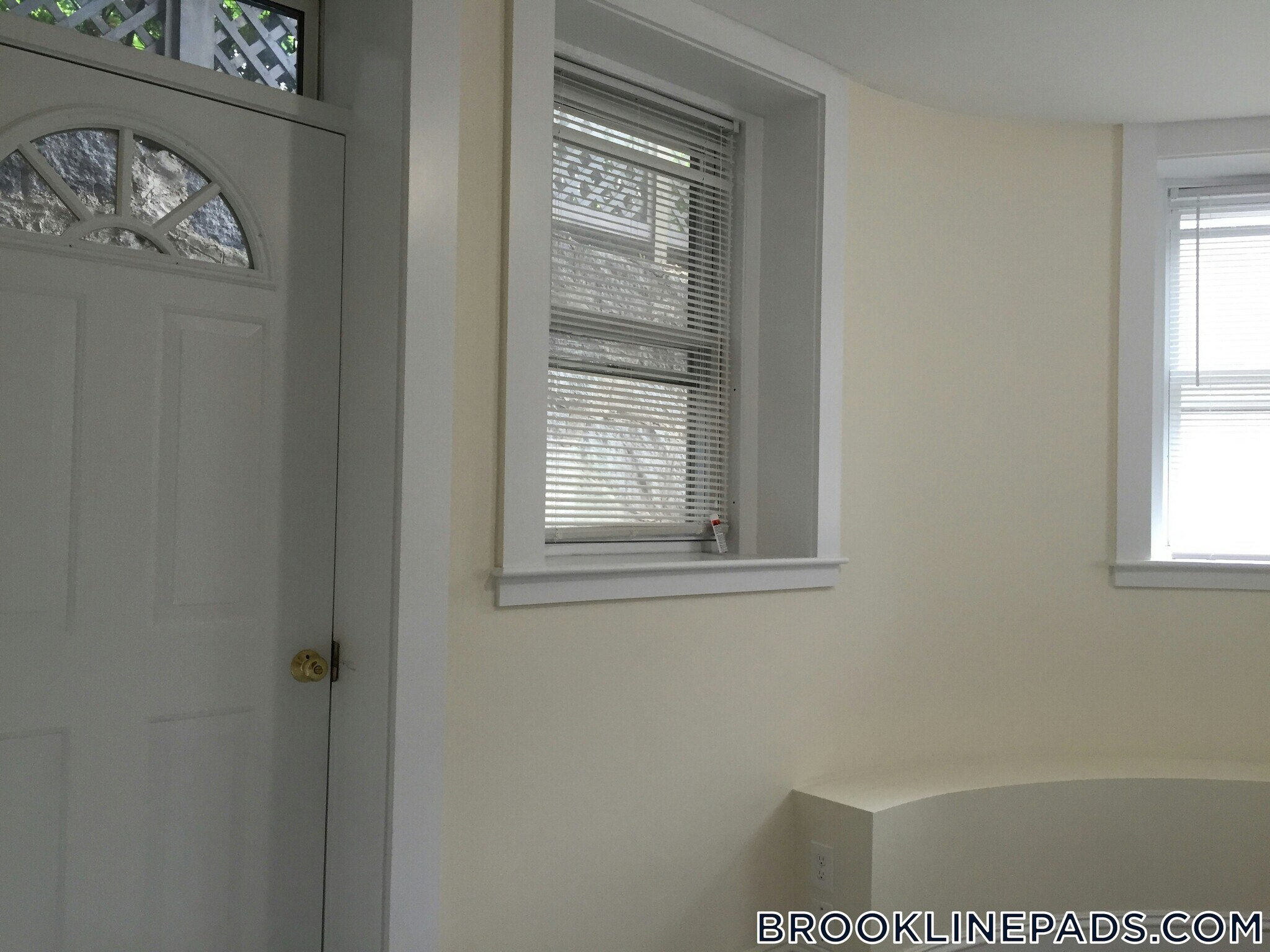 Building Photo - 36 High St