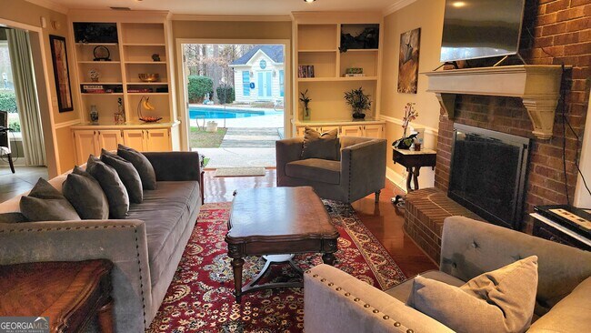 Building Photo - 180 Sycamore Bend