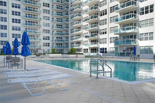 Building Photo - 3900 Galt Ocean Dr