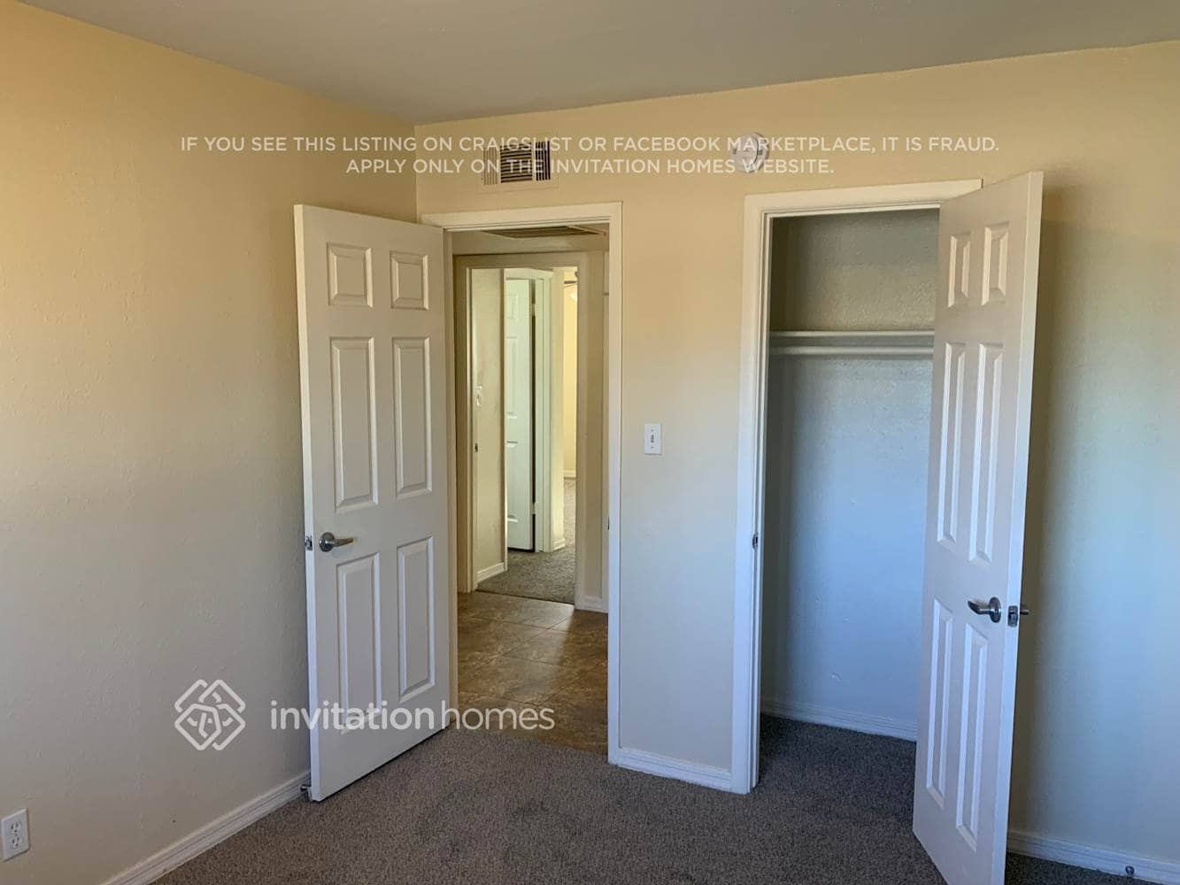 Building Photo - 3033 E Corrine Dr