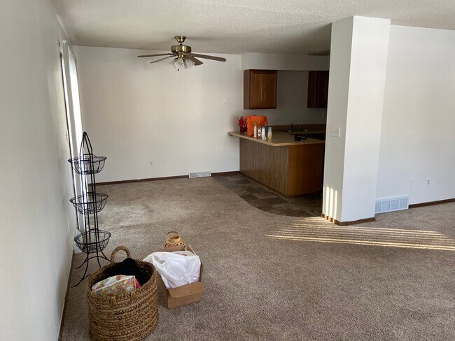 Building Photo - 3101 Westgate Dr S