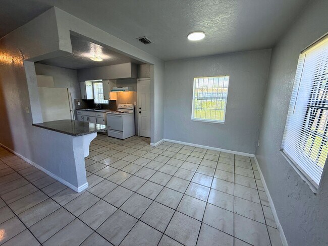 Building Photo - 15330 NW 31st Ave