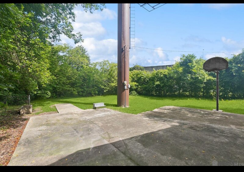 Building Photo - 2854 Yazoo St