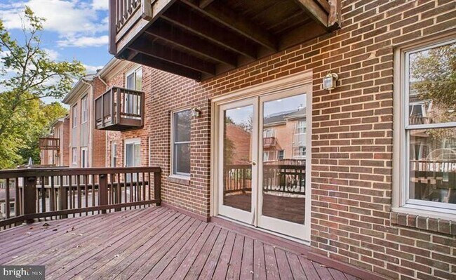 Building Photo - 5105 Overlook Park