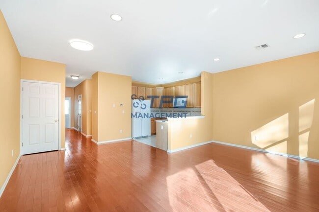 Building Photo - 14 Sand Hill Ct