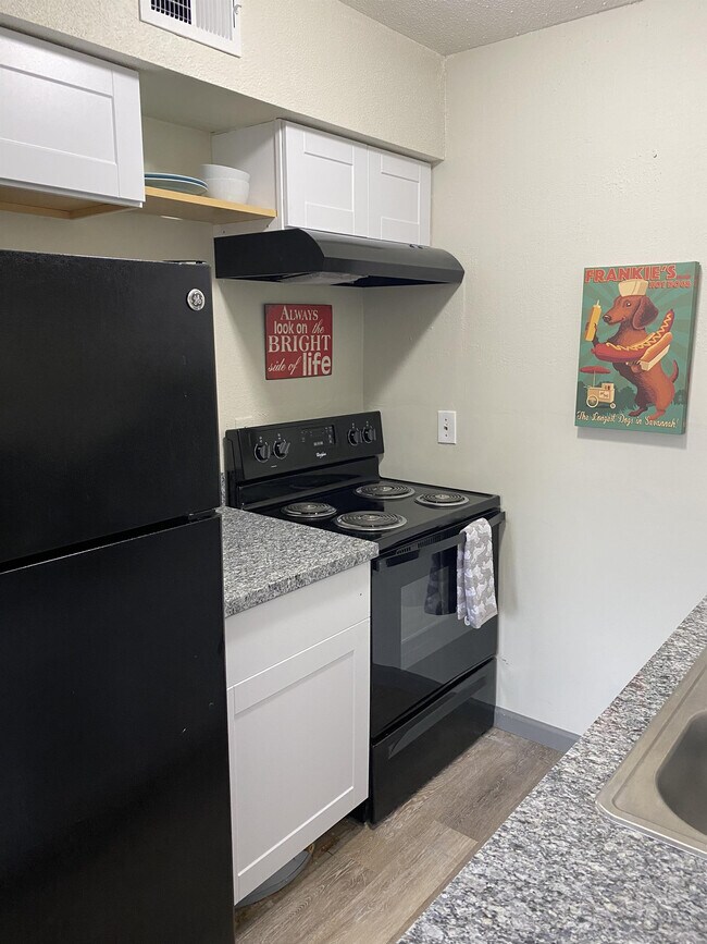 Building Photo - 116 Tyler Ave