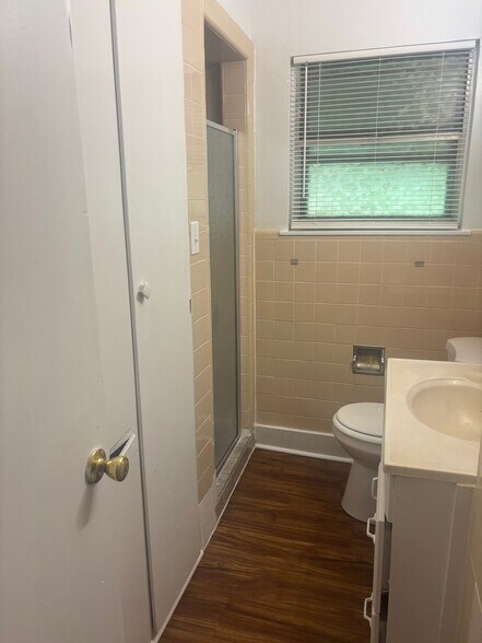 Building Photo - 605 N Joyce St