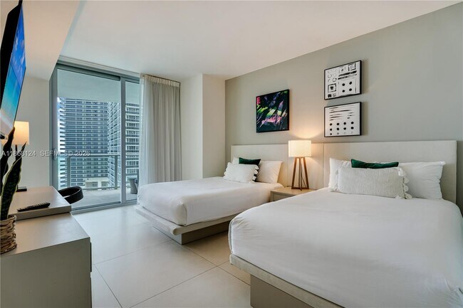 Building Photo - 4111 S Ocean Dr