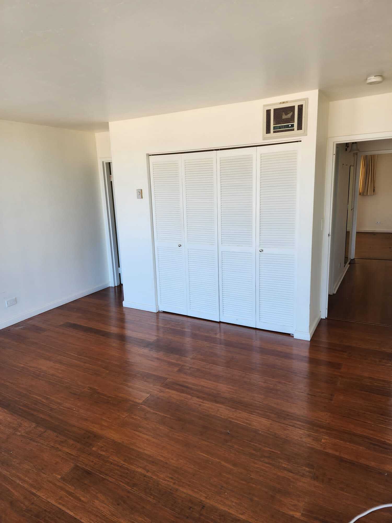MB closet - 4944 Cass St