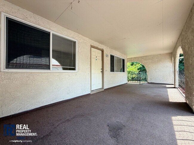 Building Photo - 6115 Glen Mary Ln SE
