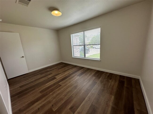 Building Photo - 312 Greener Dr