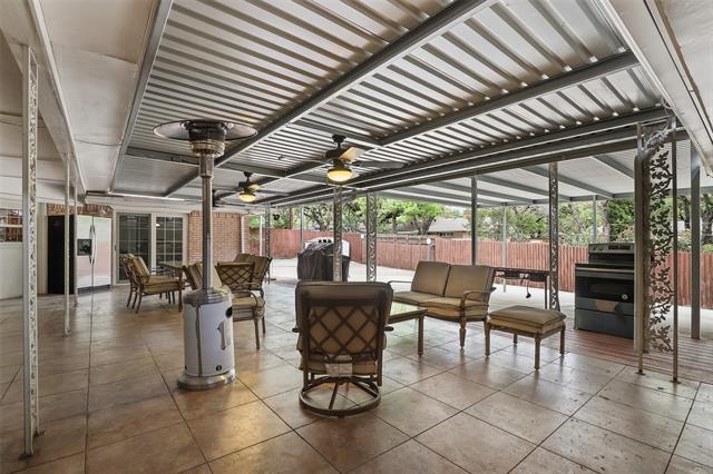 Building Photo - 6545 Lyndon B Johnson Fwy