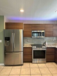 Building Photo - 955 Schumann Dr