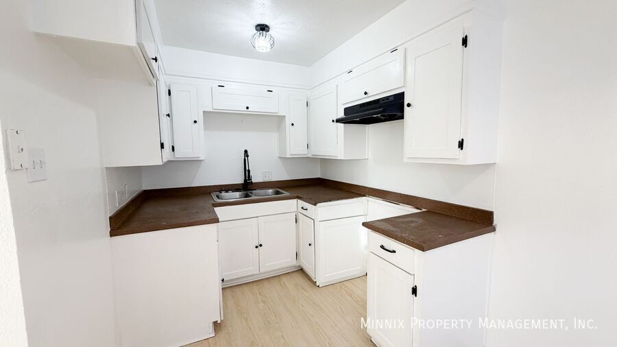 Building Photo - 5005 Avenue W