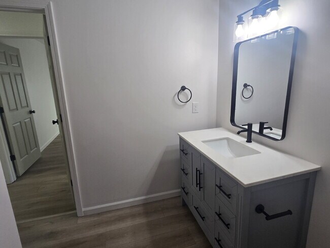 Building Photo - "Newly and beautifully remodeled 3-Bed home on Denmark Street!"