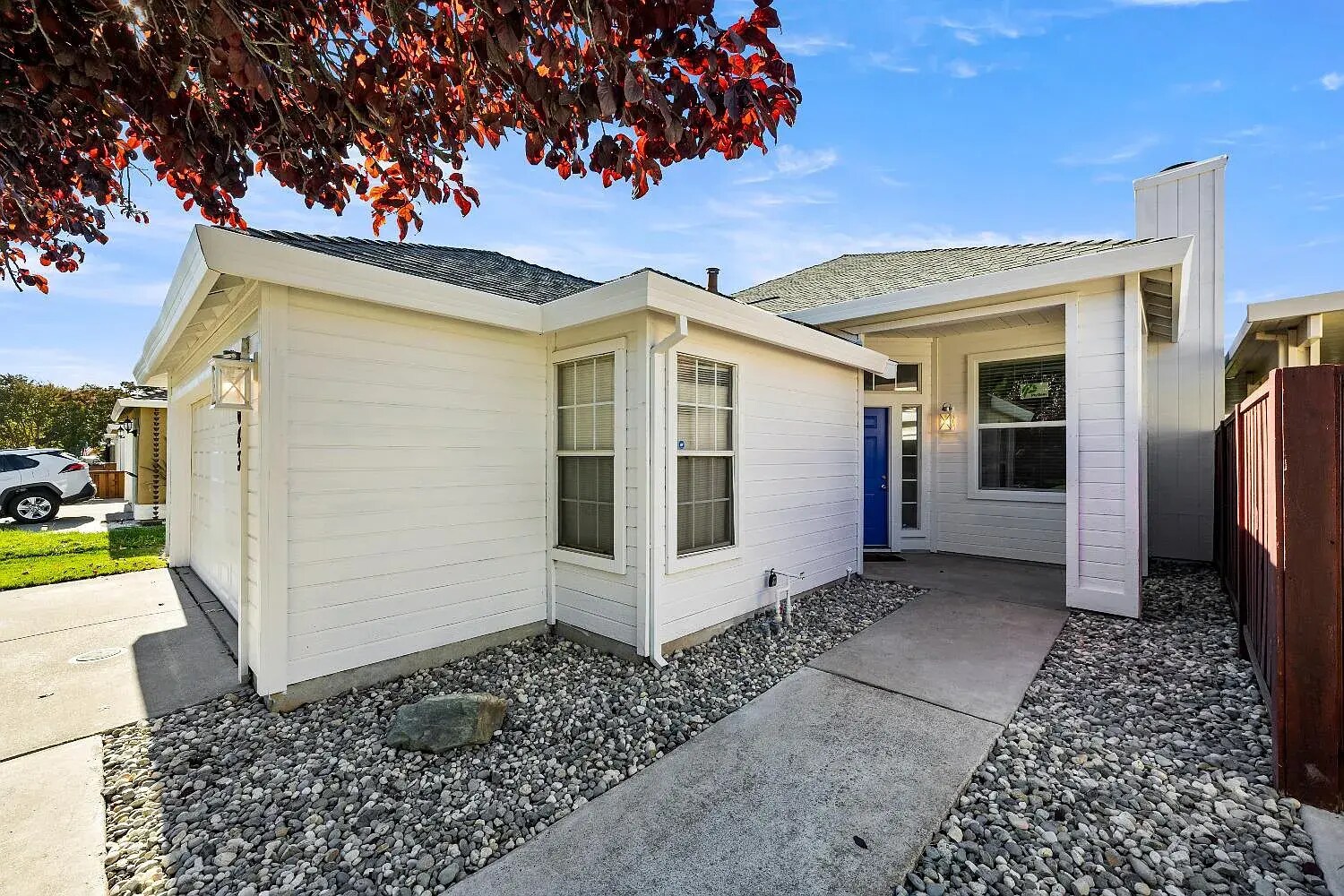 Building Photo - 6643 Laguna Park Dr