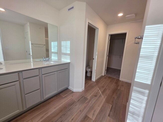 Building Photo - 5919 Hawkweed Dr