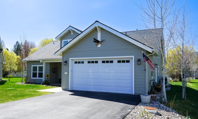 Building Photo - Beautiful Dover Bay Home - Rent reduced to...