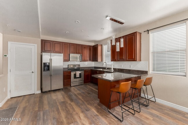 Building Photo - 610 E Roosevelt St