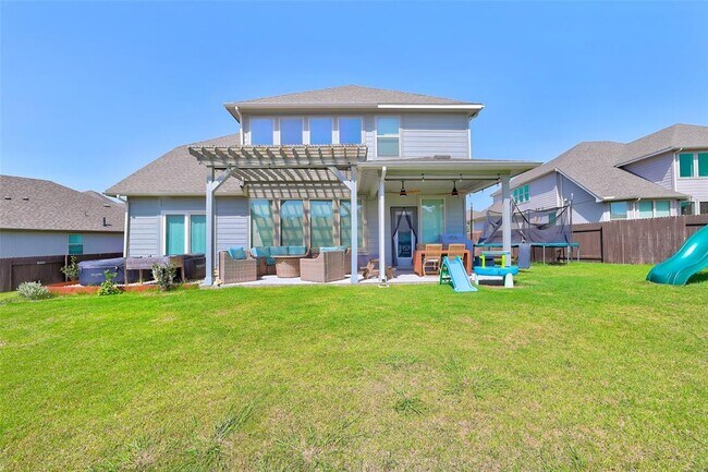 Building Photo - 134 Longmire Cv