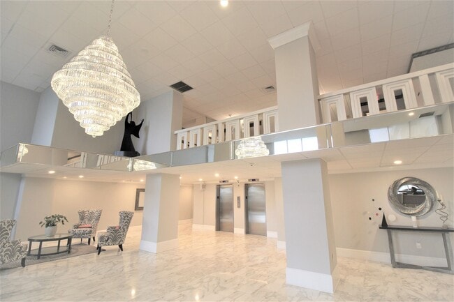 Building Photo - 3450 S Ocean Blvd