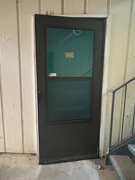 00_Front Door - 1208 Bush River Rd