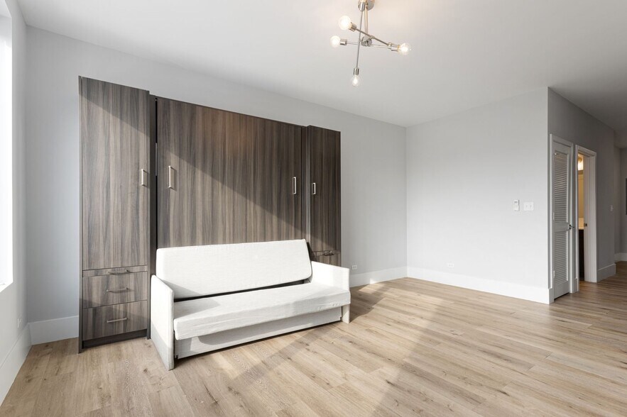 Building Photo - 1517 W Howard St