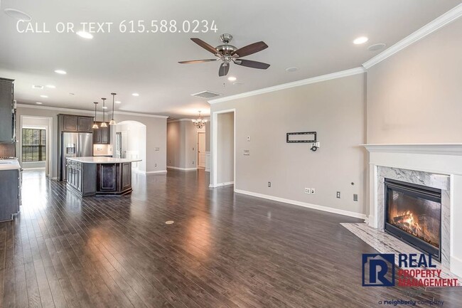 Building Photo - 810 Clay Pl