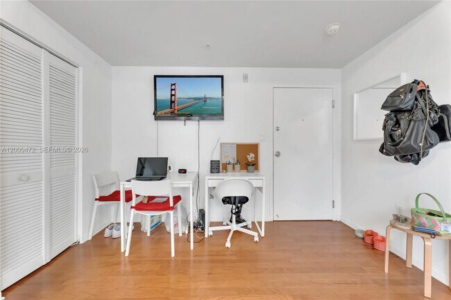 Building Photo - 1542 Drexel Ave