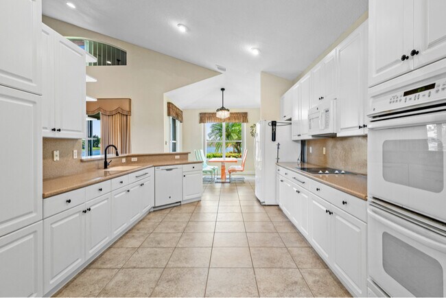 Building Photo - 10250 NW 60th Pl